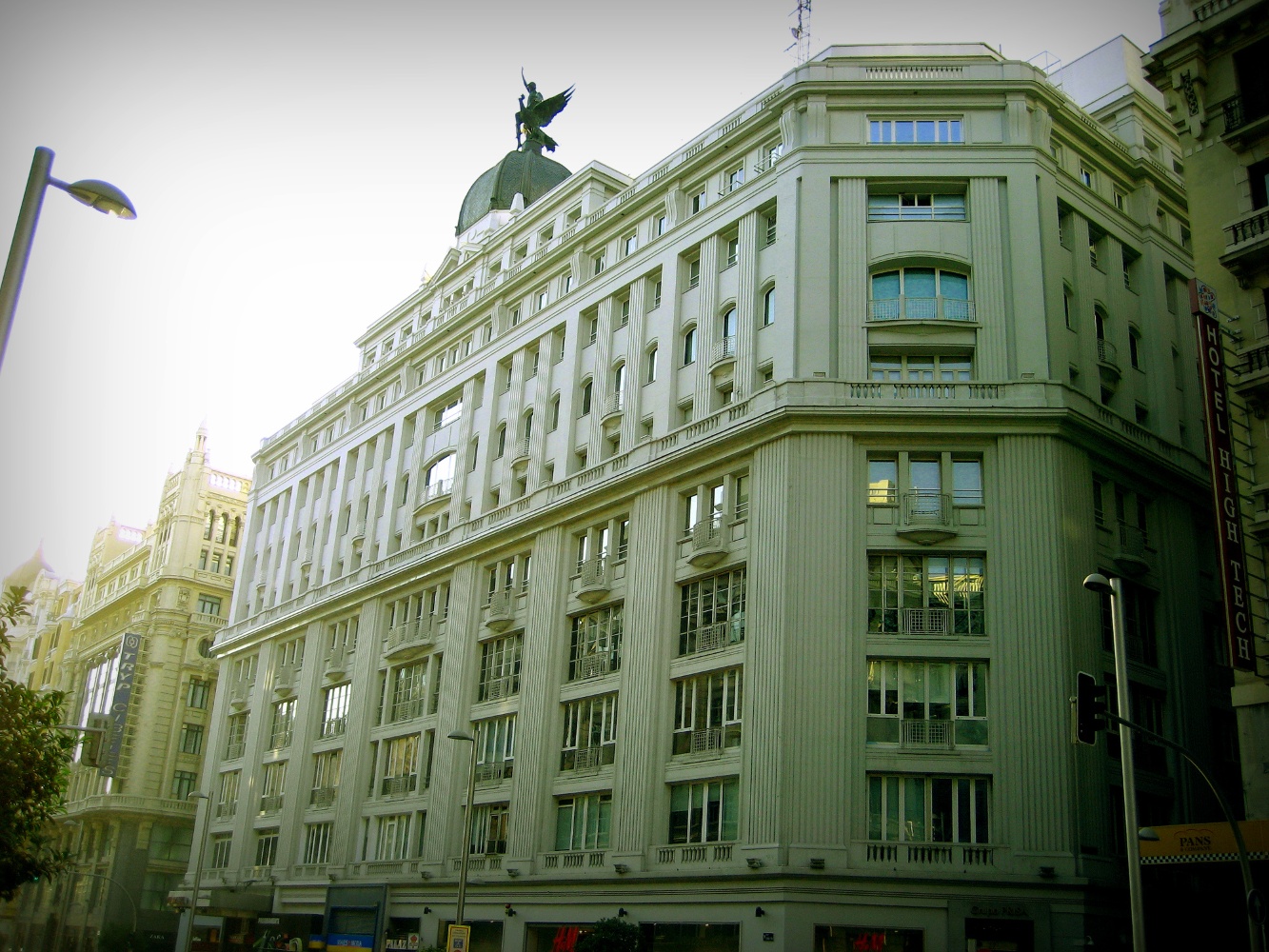 Invertir en edificios en Madrid de Renta Corporación